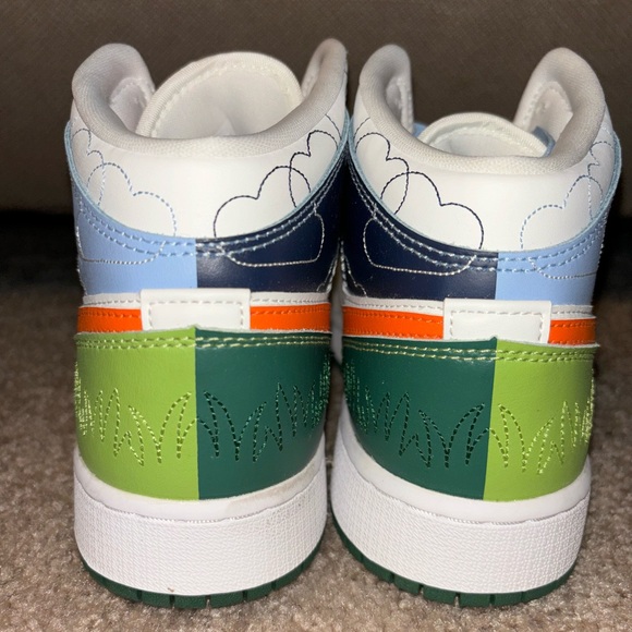 Jordan 1 Mid GS “Stitch” Sneakers - Picture 2 of 8